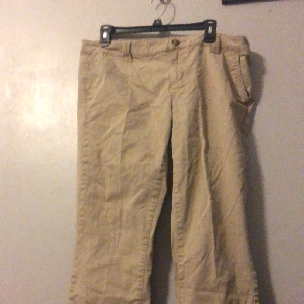 Mid-Rise bootcut khaki’s